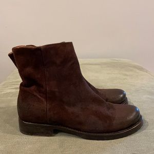 Frye Veronica chocolate brown inside zip boot size 9